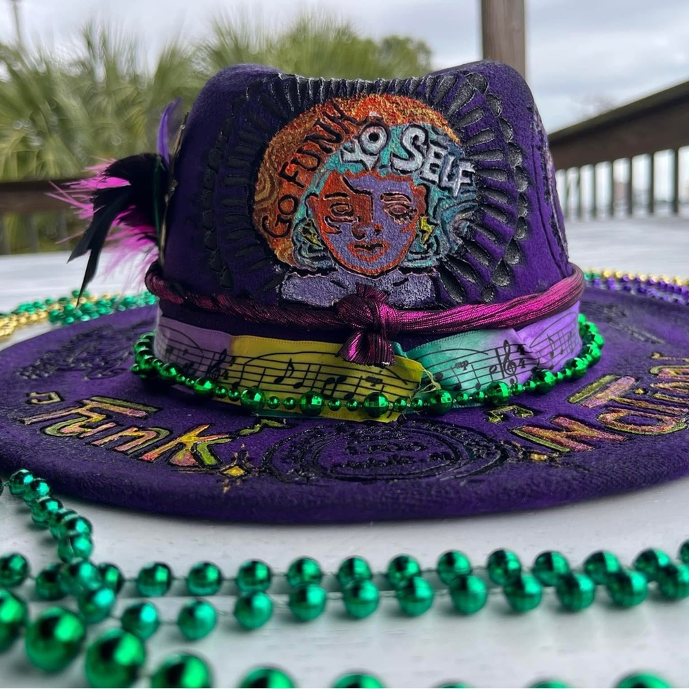 Sun catcher, Mardi Gras, Festive James Brown hat ❤️☀️ - Picture 5 of 12